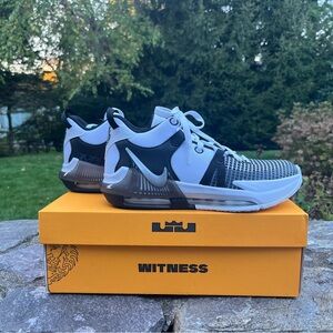 Lebron Witness Vii - white/ metallic silver black